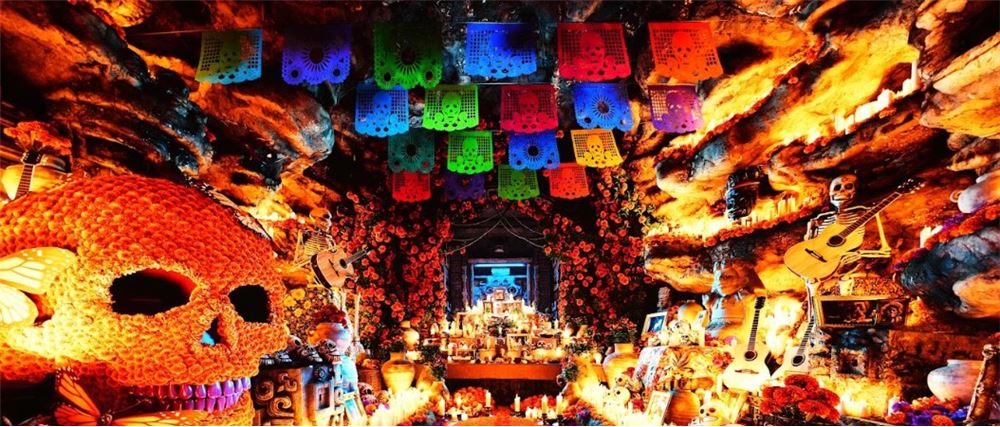 <i>For Mexico, For All Time</i>: Data Management
