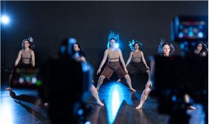 <i>Unchained</i>: Testing a live 3D monitoring workflow on a dance shoot