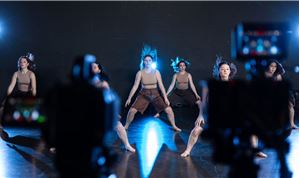 <i>Unchained</i>: Testing a live 3D monitoring workflow on a dance shoot