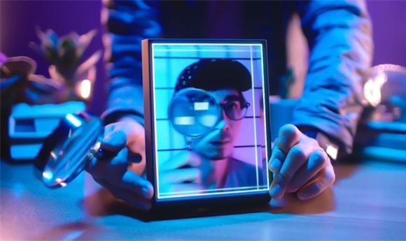 Looking Glass Factory's Portrait Holographic Display Gets Personal