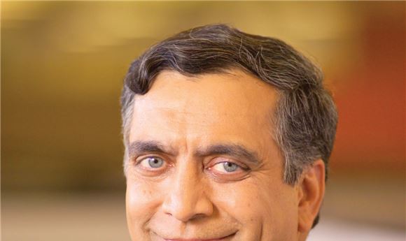 HP Executive Vice President Vyomesh Joshi Wins NYU's Prism Award 
