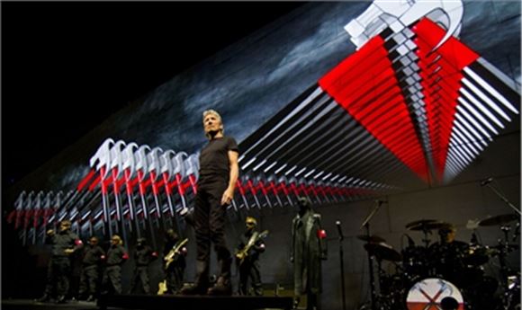 Breathe Expands The Wall for Roger Waters' Epic 2010-11 Arena Tour 