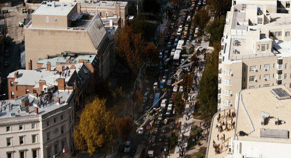 White House Down Helicopter flying over traffic jam